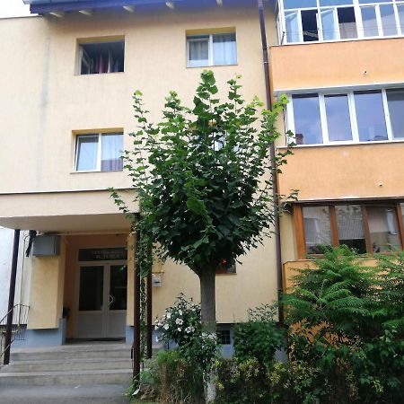 Rîşnov Rosenau Apartment מראה חיצוני תמונה