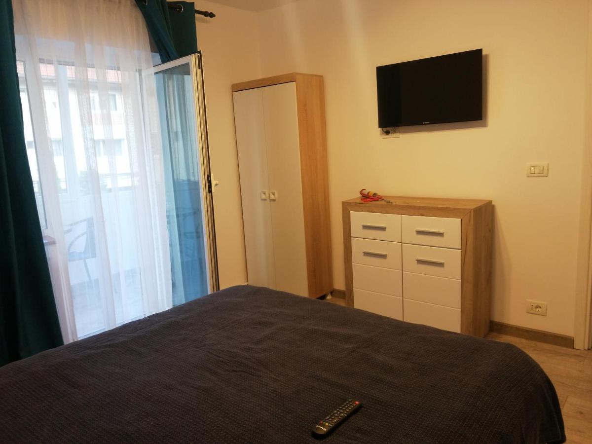 Rîşnov Rosenau Apartment מראה חיצוני תמונה