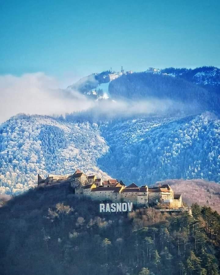 Rîşnov Rosenau Apartment מראה חיצוני תמונה